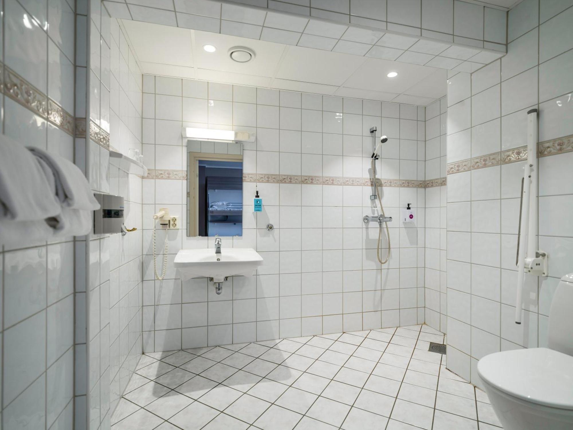 Comfort Hotel Фінснес Екстер'єр фото
